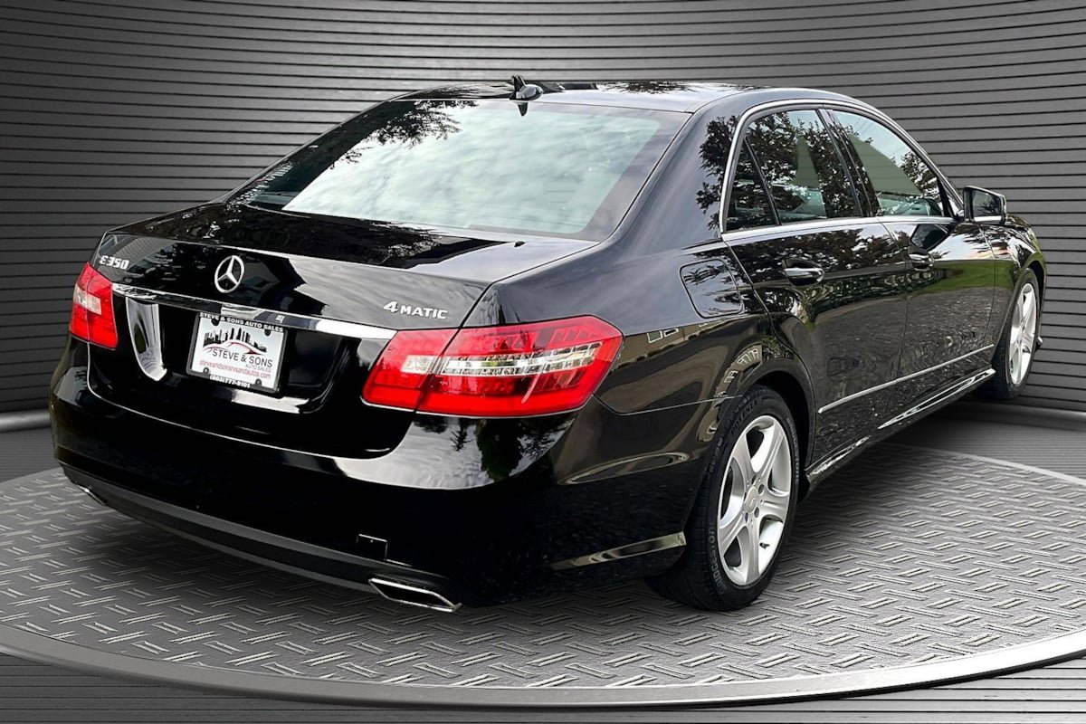 Used 2011 Mercedes-Benz E 350 4MATIC Sedan image 6