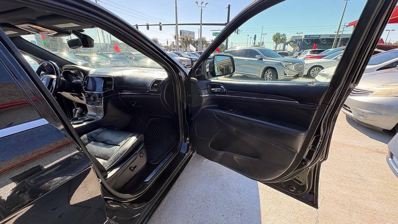 Used 2019 Jeep Grand Cherokee Overland RWD image 3