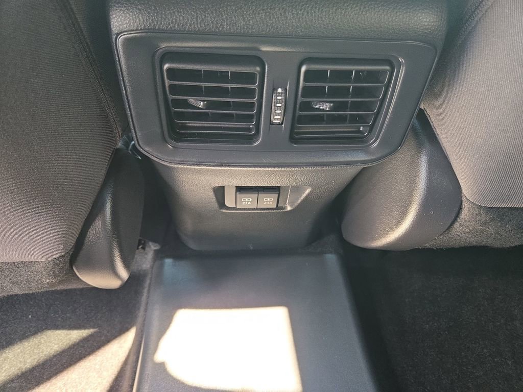 Used 2021 Toyota RAV4 SE w/ Weather & Moonroof Package AWD/4WD image 18