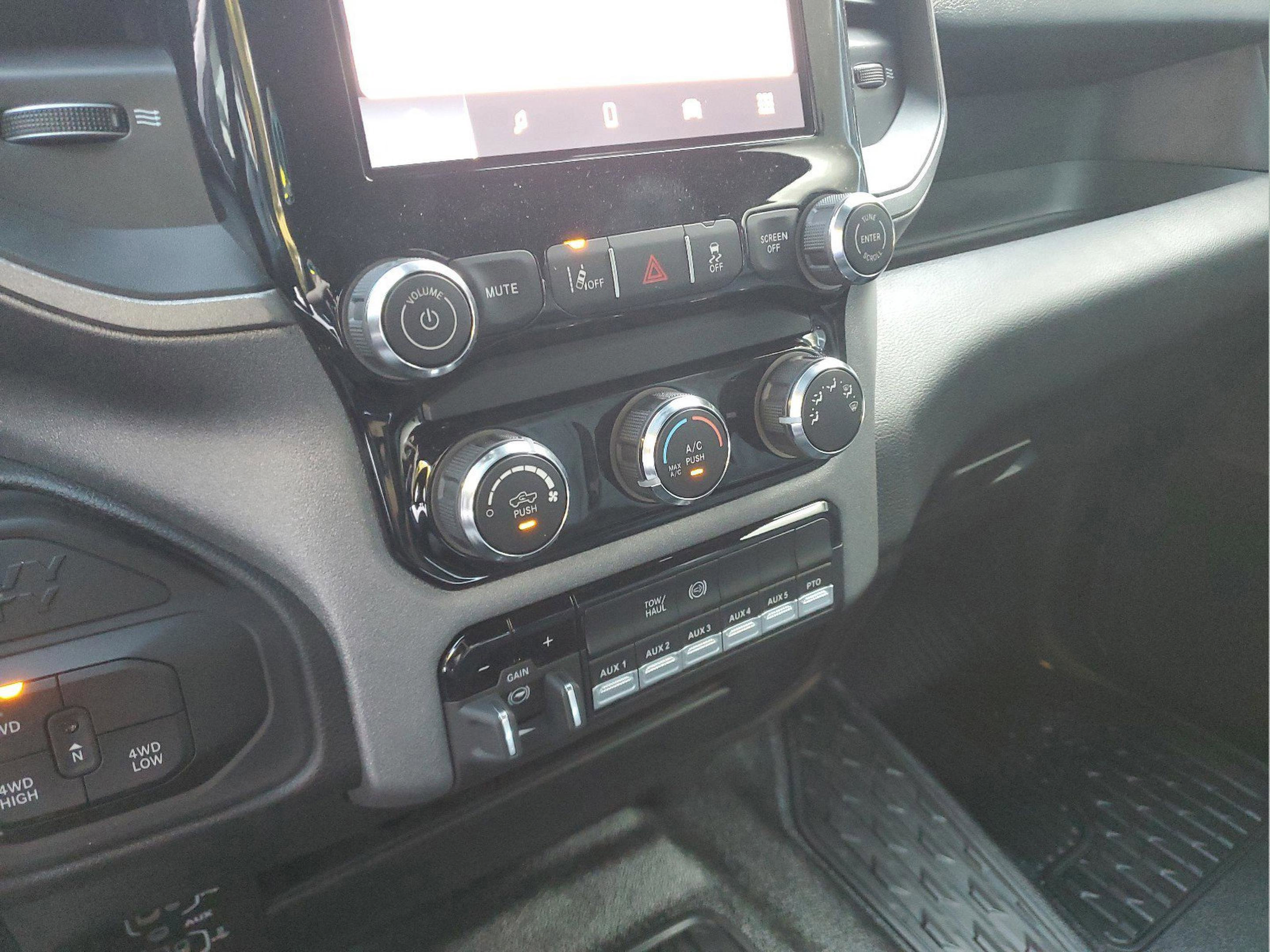 New 2026 RAM 3500 Tradesman w/ Safety Group AWD/4WD image 17