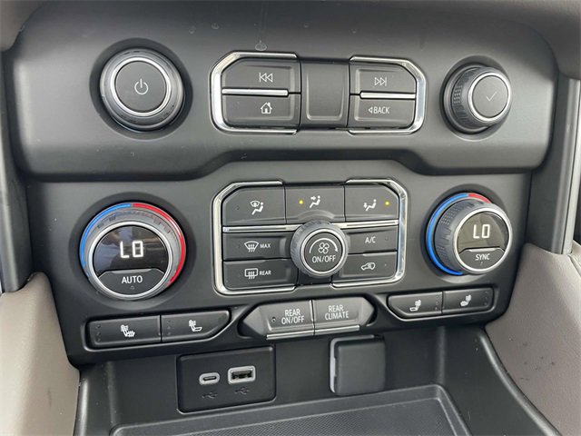 Certified 2024 Chevrolet Tahoe Z71 w/ Luxury Package image 22