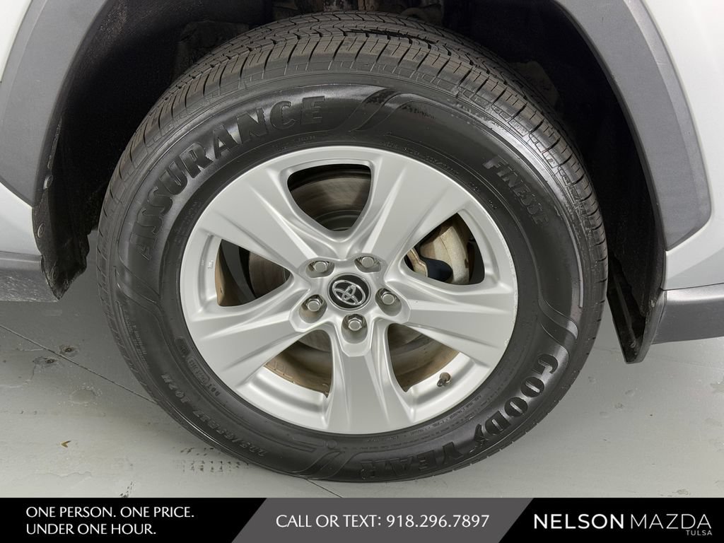 Used 2020 Toyota RAV4 XLE FWD image 10