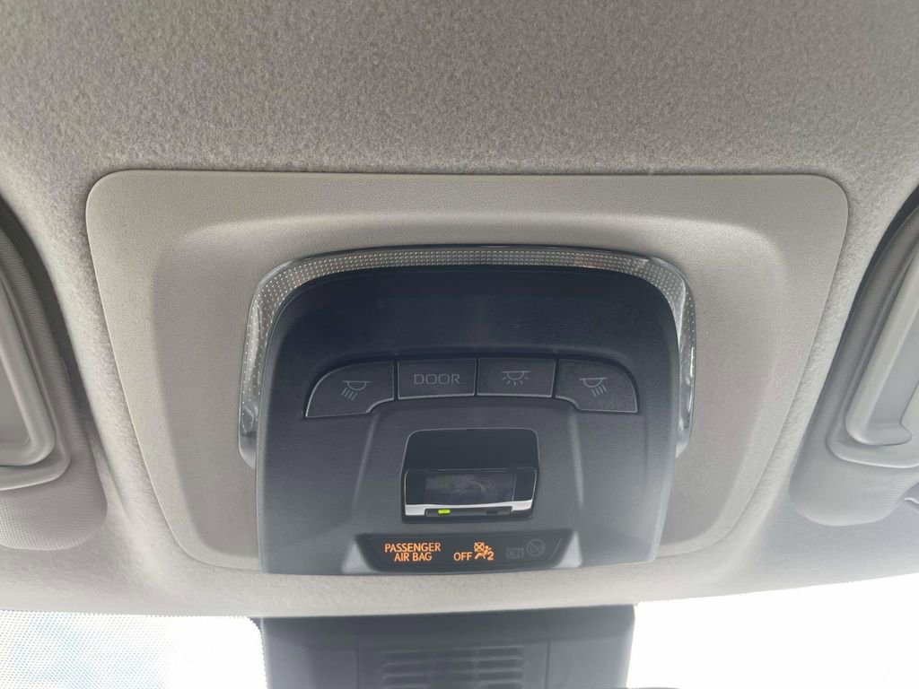 Used 2025 Toyota Corolla LE image 31
