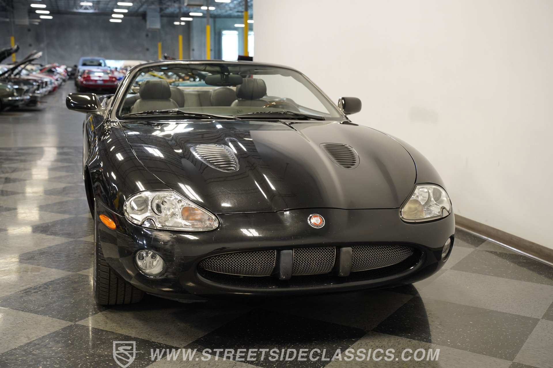 Used 2002 Jaguar XK8 Convertible image 17