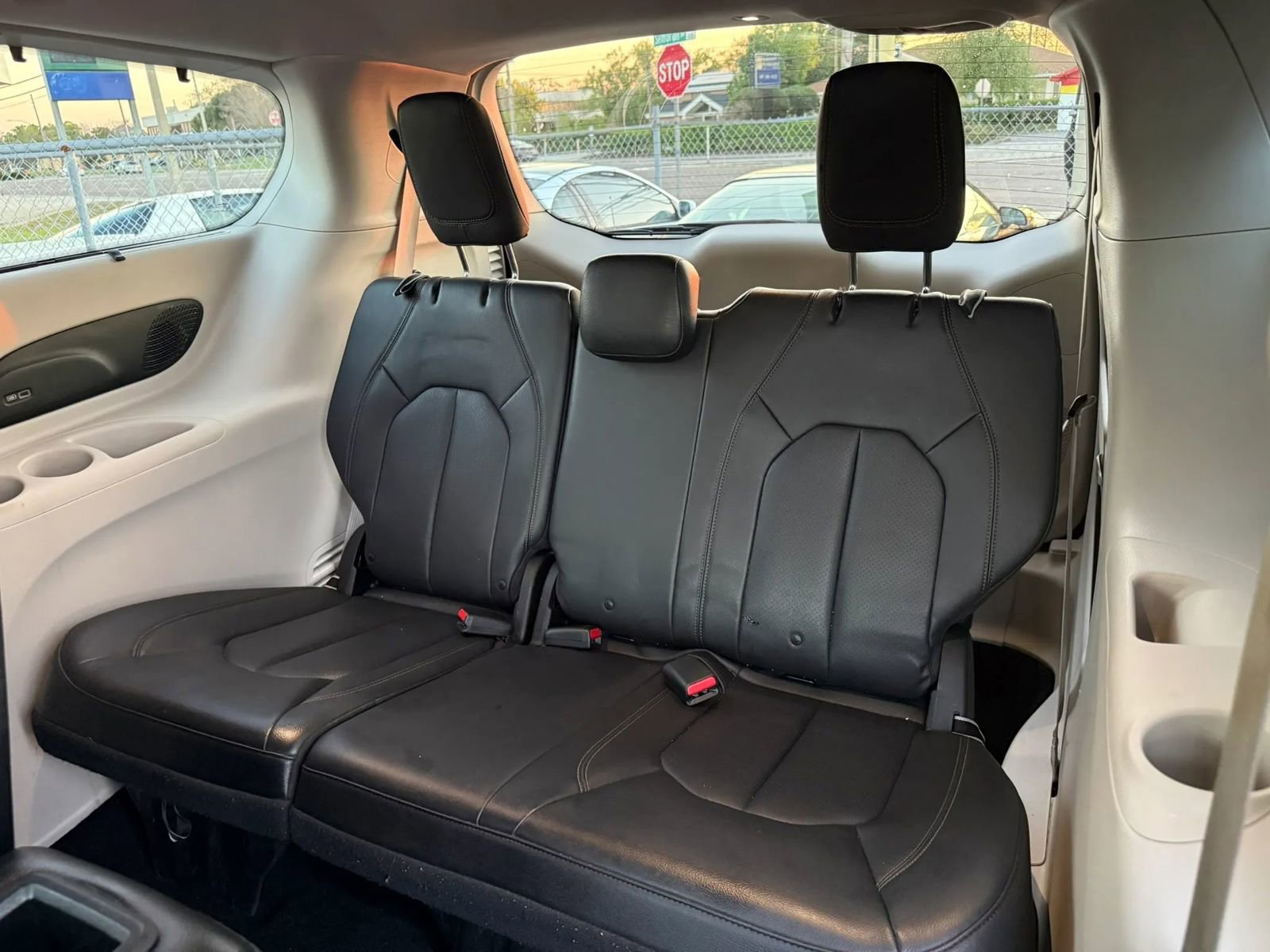 Used 2018 Chrysler Pacifica Touring-L Plus FWD image 13