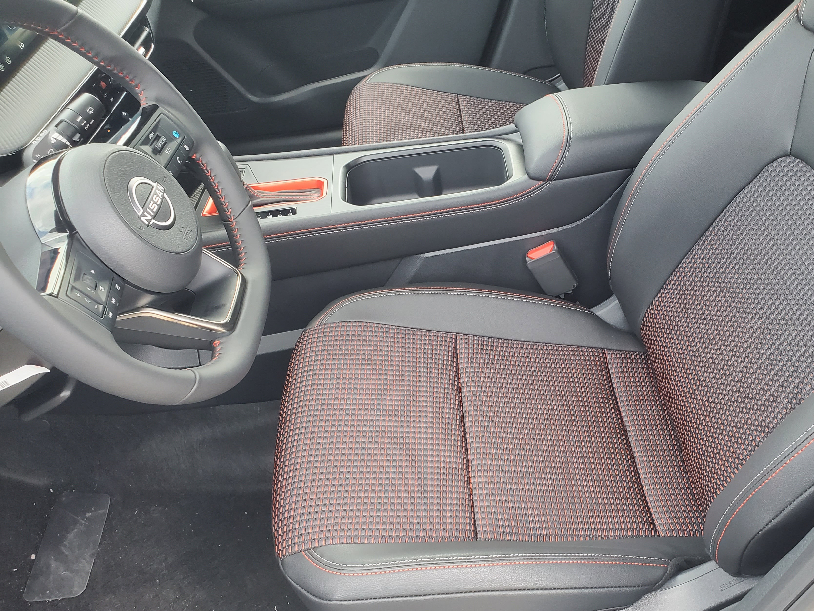 New 2026 Nissan Kicks SR FWD image 10