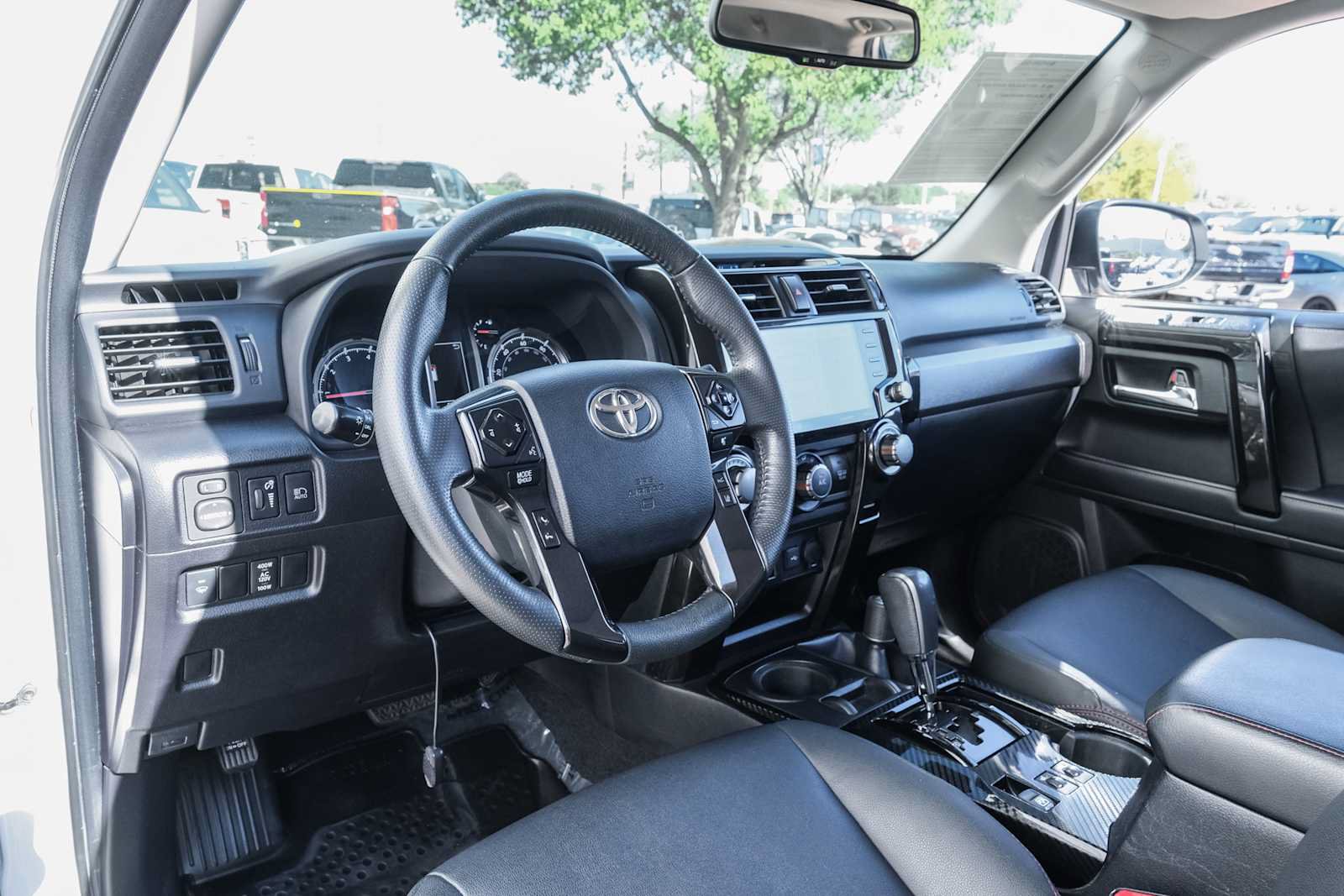 Used 2020 Toyota 4Runner Venture w/ Moonroof Package AWD/4WD image 19