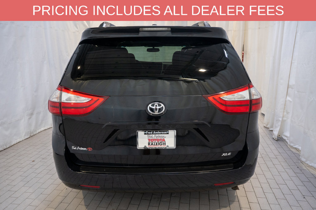 Used 2016 Toyota Sienna XLE Premium FWD image 4