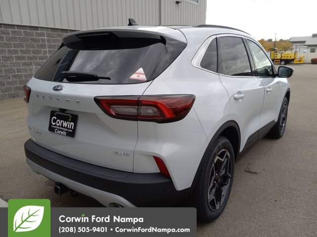 New 2026 Ford Escape Platinum image 3