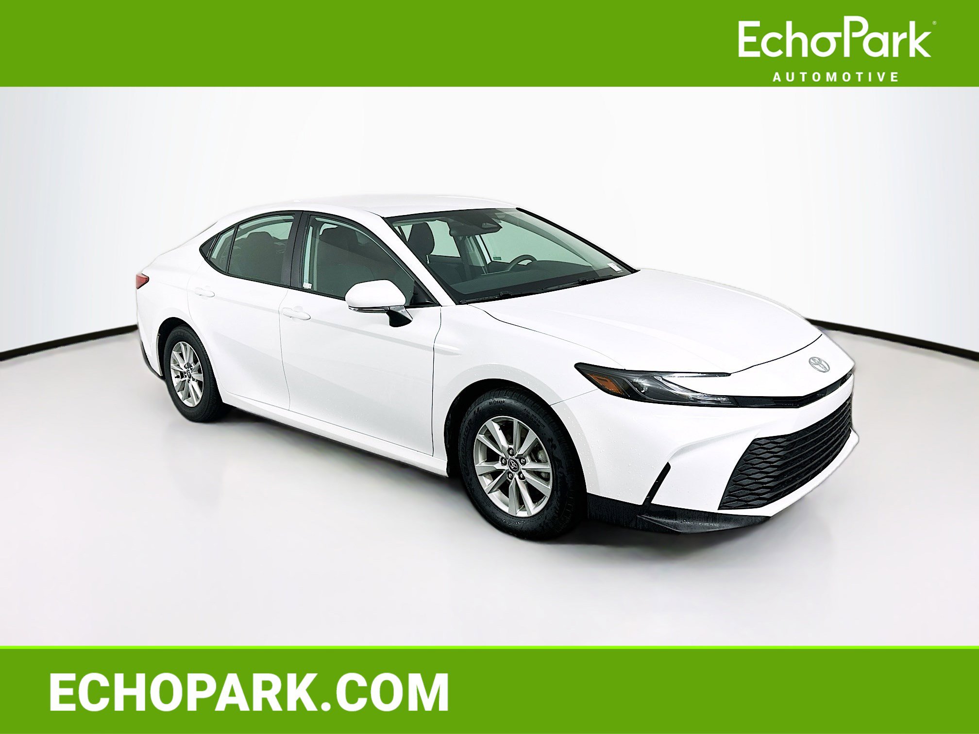 Used 2025 Toyota Camry LE image 1