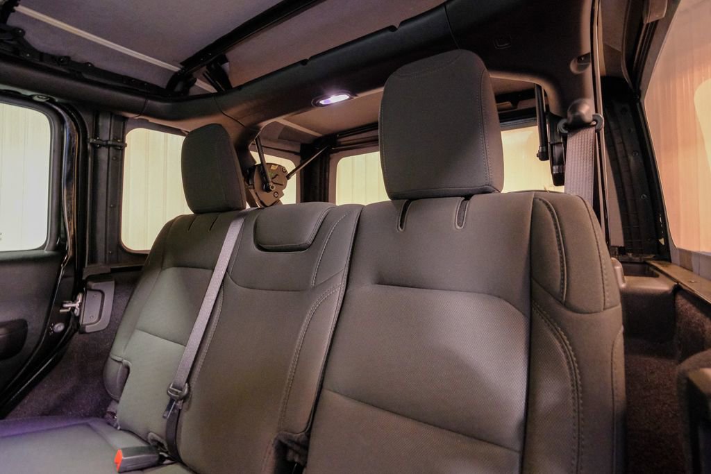 Used 2020 Jeep Wrangler Unlimited Sport S image 31