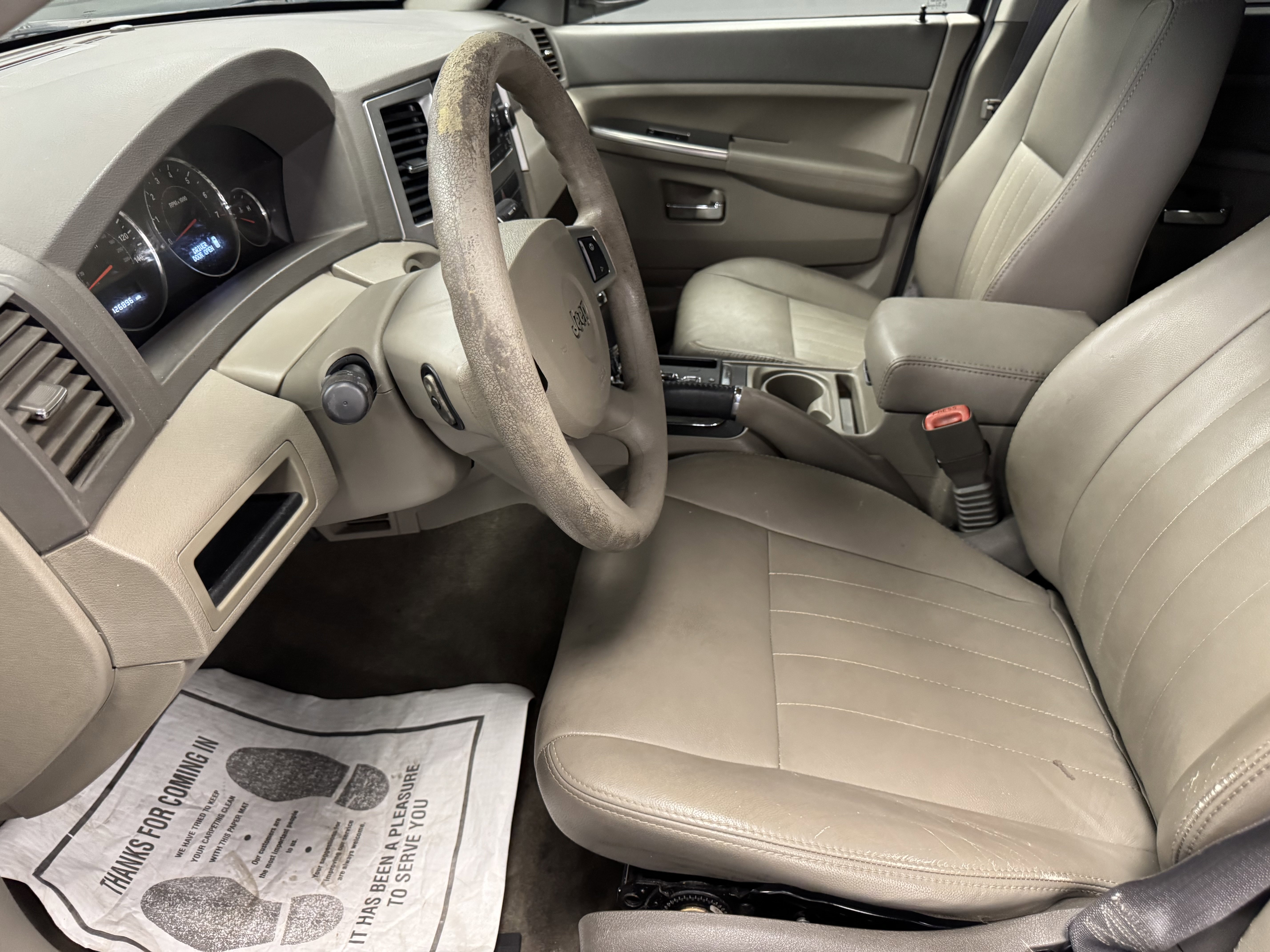 Used 2009 Jeep Grand Cherokee Laredo image 8