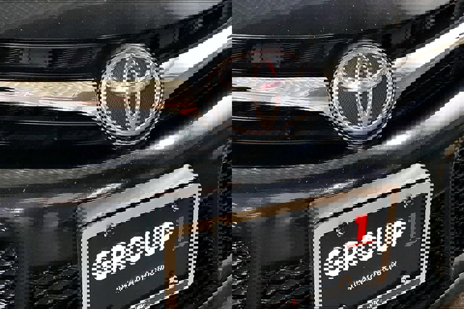 Used 2015 Toyota Camry XSE image 28