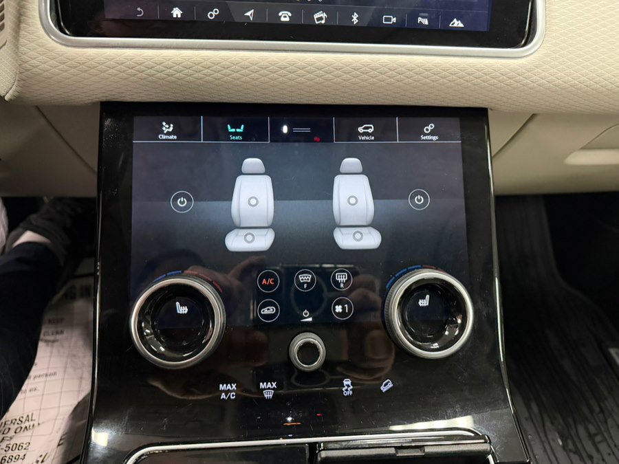 Used 2020 Land Rover Range Rover Velar R-Dynamic S AWD/4WD image 31