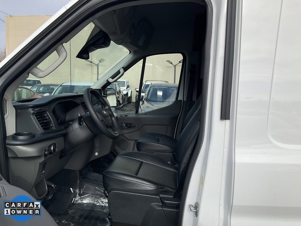 Used 2022 Ford E-Transit Medium Roof image 15