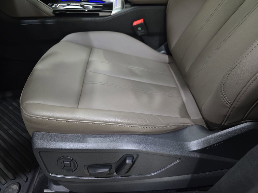 Certified 2025 Audi Q5 Premium w/ Convenience Package image 29