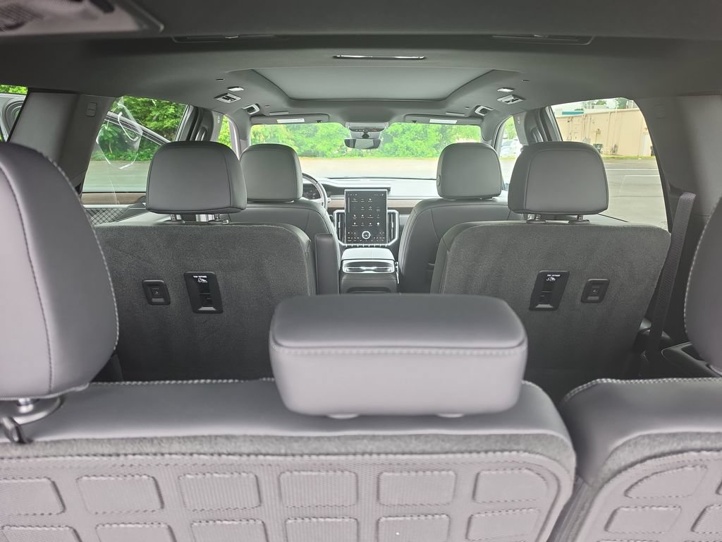 Certified 2025 GMC Acadia Denali w/ Super Cruise Package FWD image 23