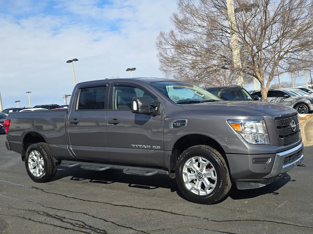 Used 2024 Nissan Titan SV w/ SV Convenience Package image 1