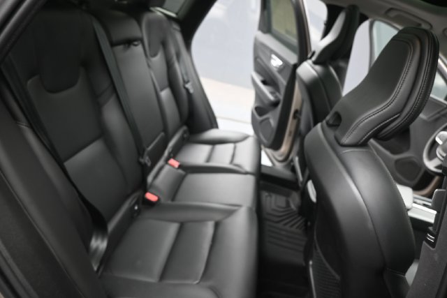 Used 2025 Volvo XC60 B5 Core AWD/4WD image 29