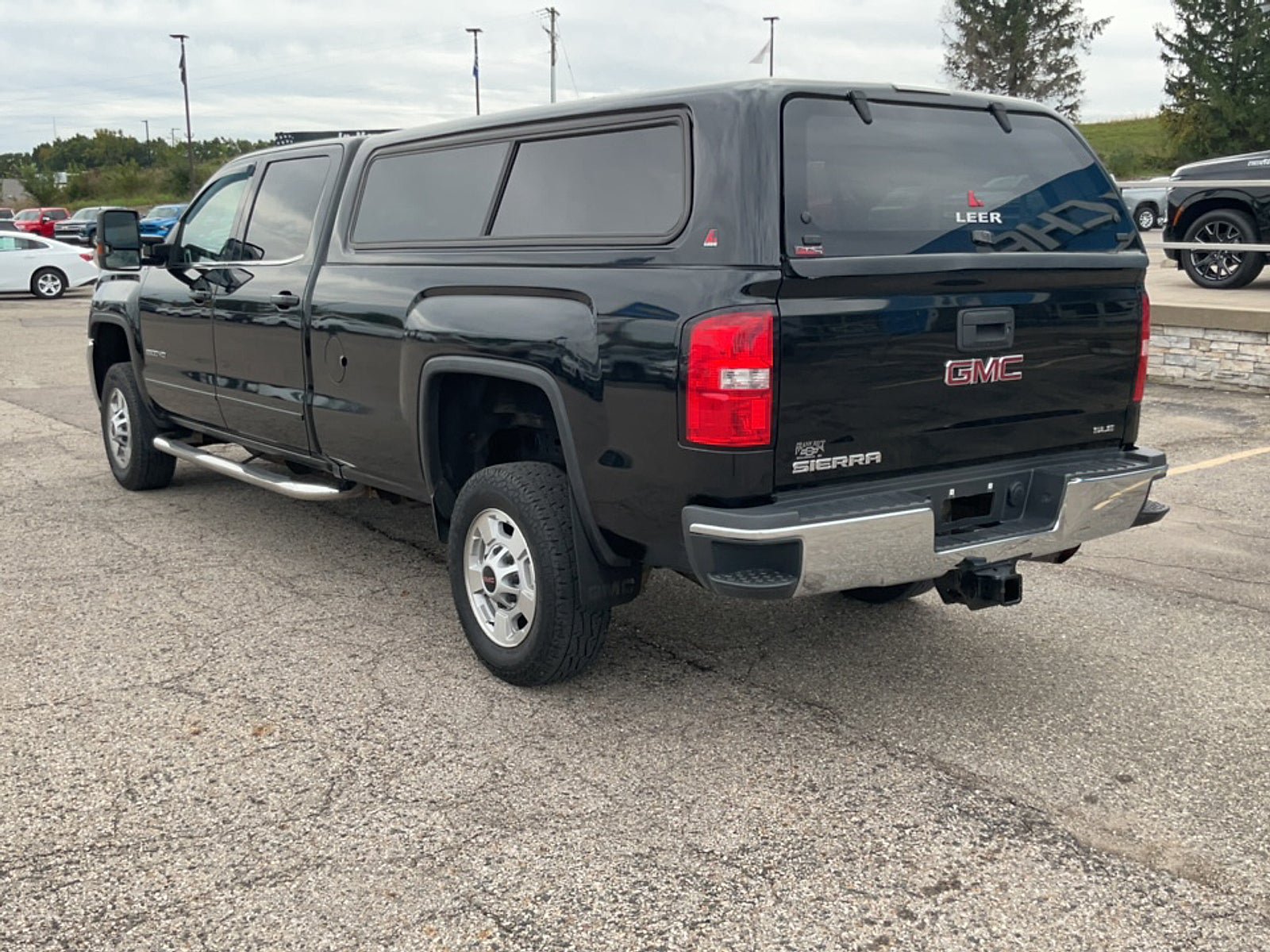 Used 2017 GMC Sierra 2500 SLE w/ Suspension Package, Off-Road AWD/4WD image 5