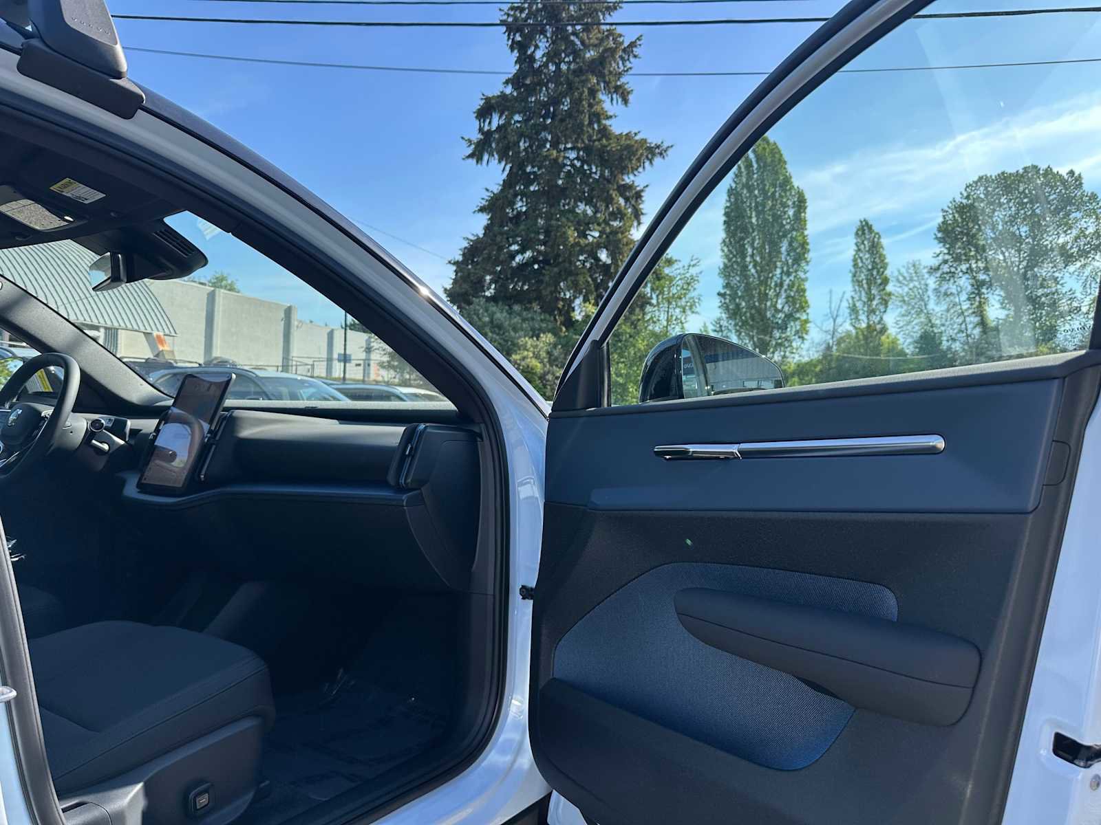 New 2026 Volvo EX30 Cross Country Ultra w/ Protection Package Premier AWD/4WD image 11