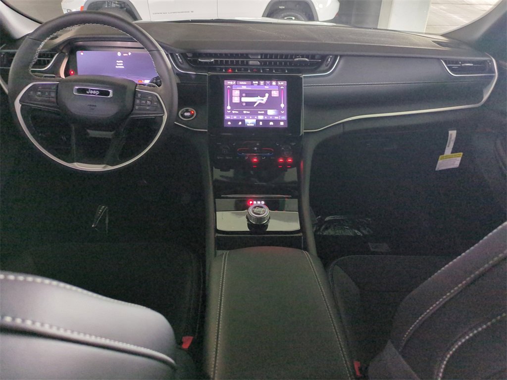 New 2025 Jeep Grand Cherokee L Altitude image 16
