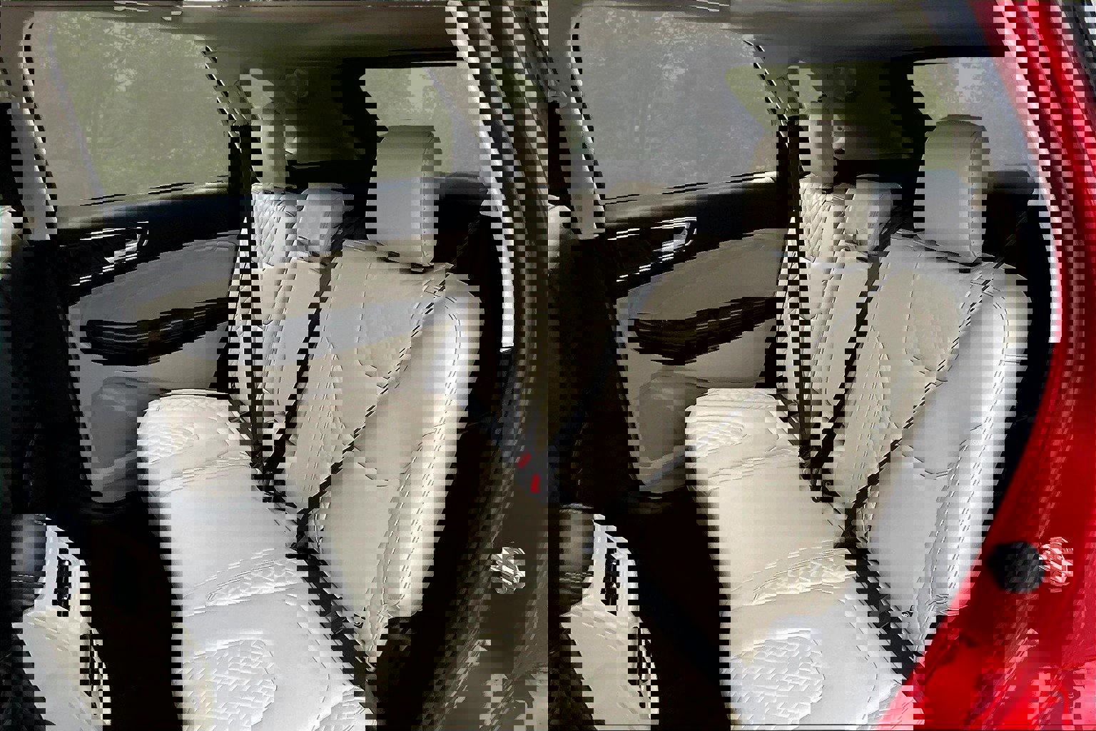 Used 2023 Ford Edge Titanium w/ Class II Trailer Tow Package AWD/4WD image 22