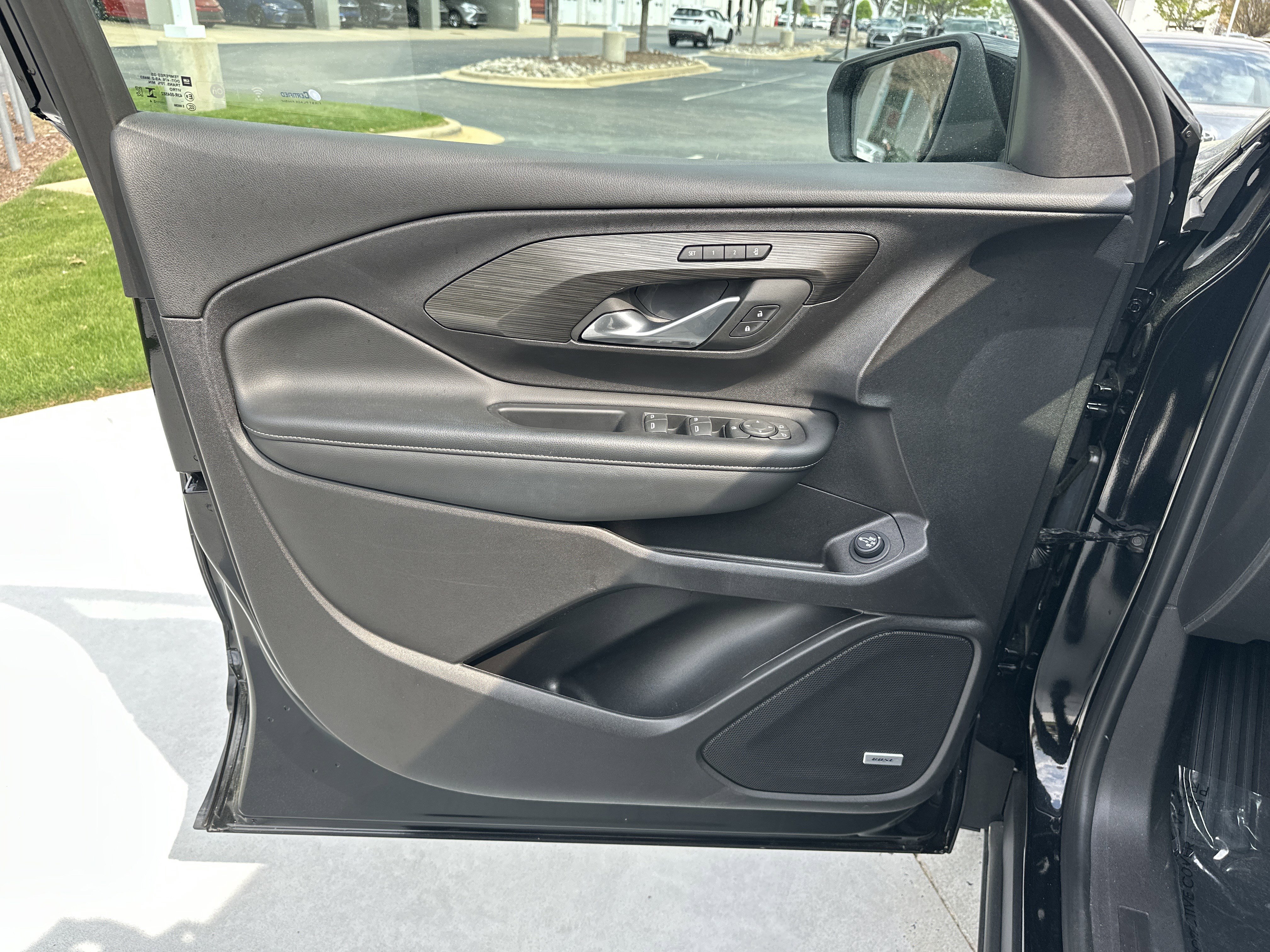 Used 2024 GMC Terrain SLT w/ Infotainment Package II image 14