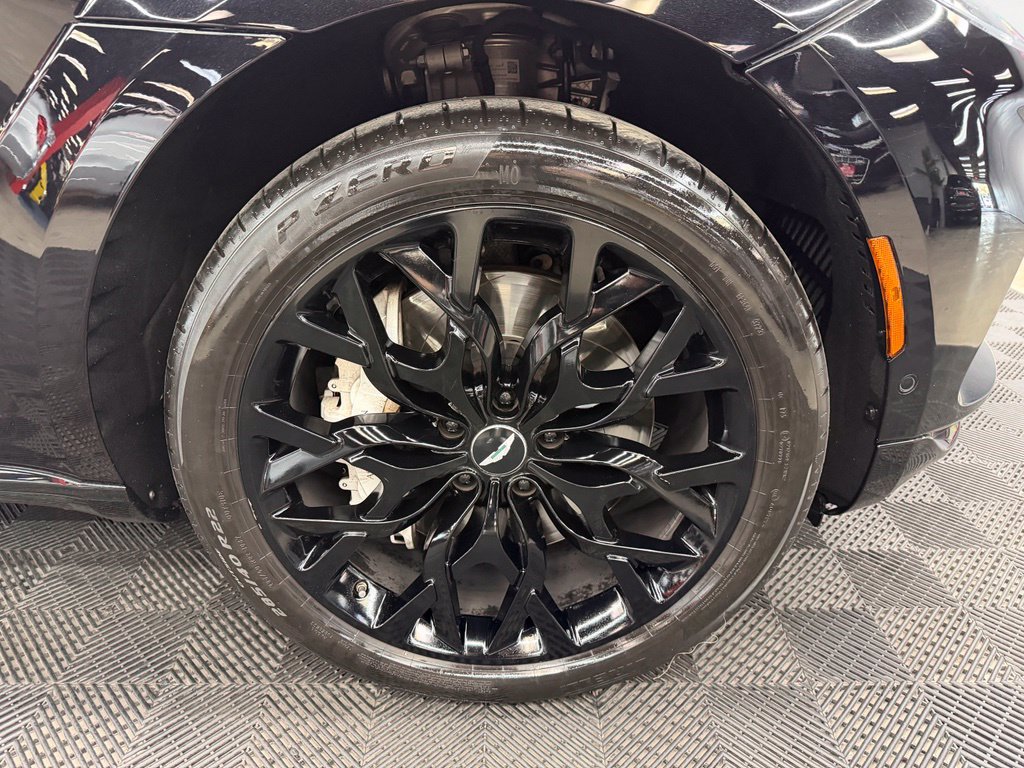 Used 2021 Aston Martin DBX AWD/4WD image 16