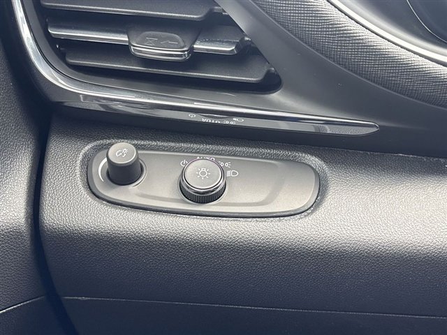 Certified 2025 Buick Envista Preferred w/ Convenience II Package FWD image 17