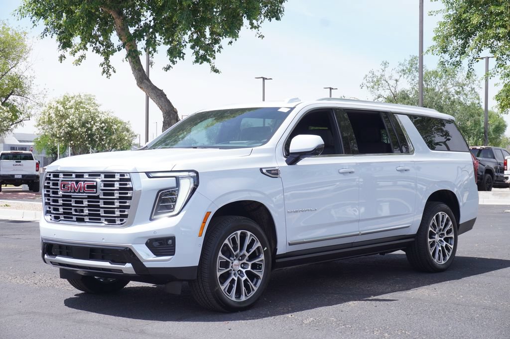New 2026 GMC Yukon XL Denali w/ Denali Reserve Package AWD/4WD image 4
