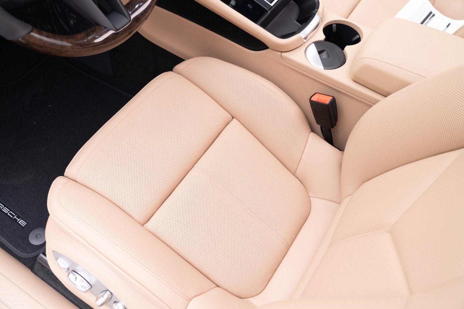 New 2026 Porsche Macan image 16