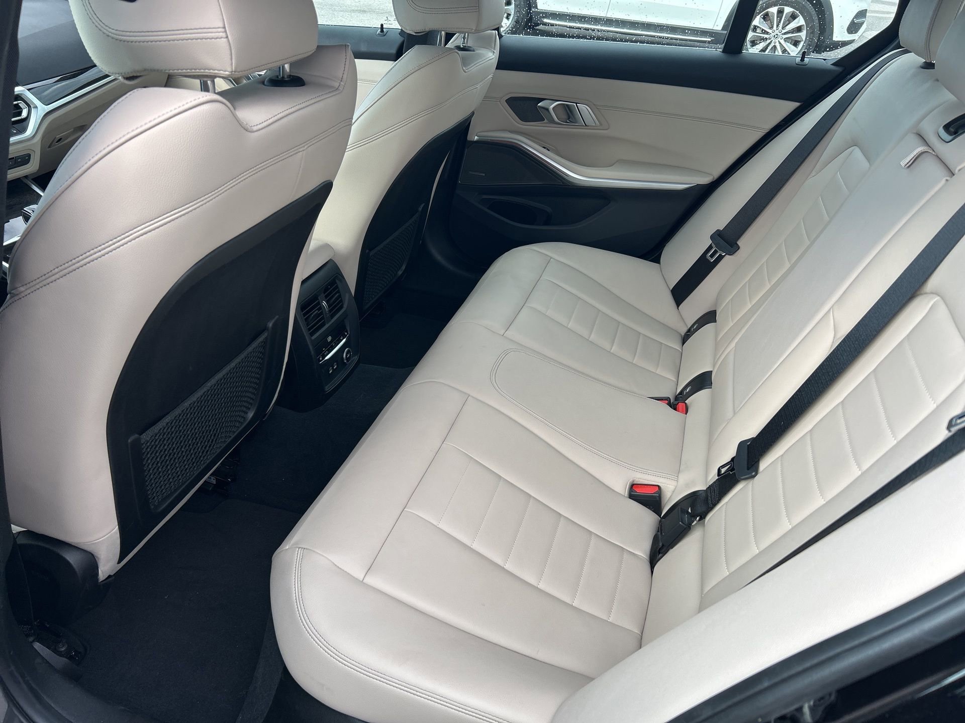 Used 2020 BMW 330i xDrive Sedan w/ Premium Package image 5