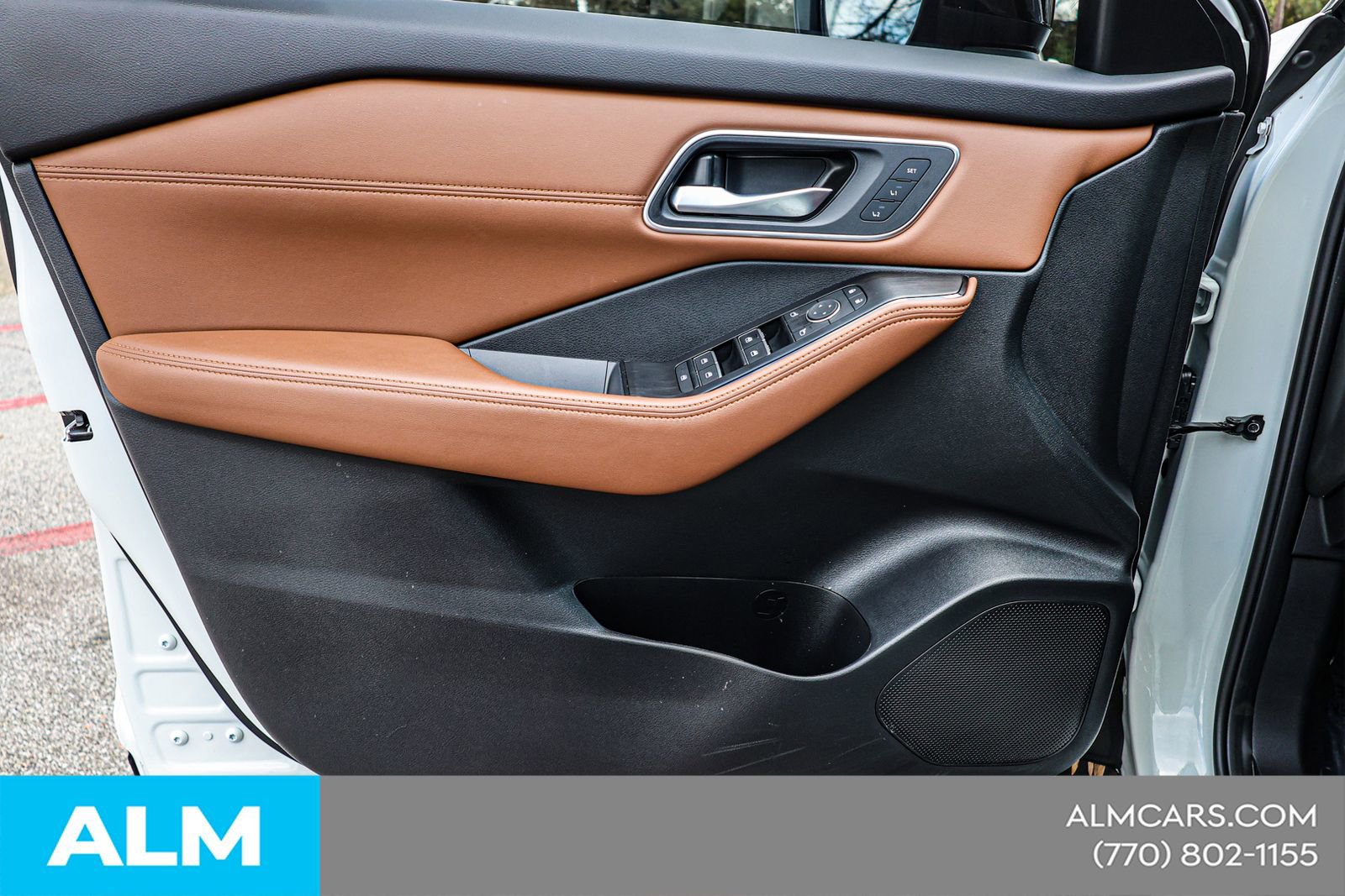 Used 2025 Nissan Rogue Platinum w/ Tech Package FWD image 40