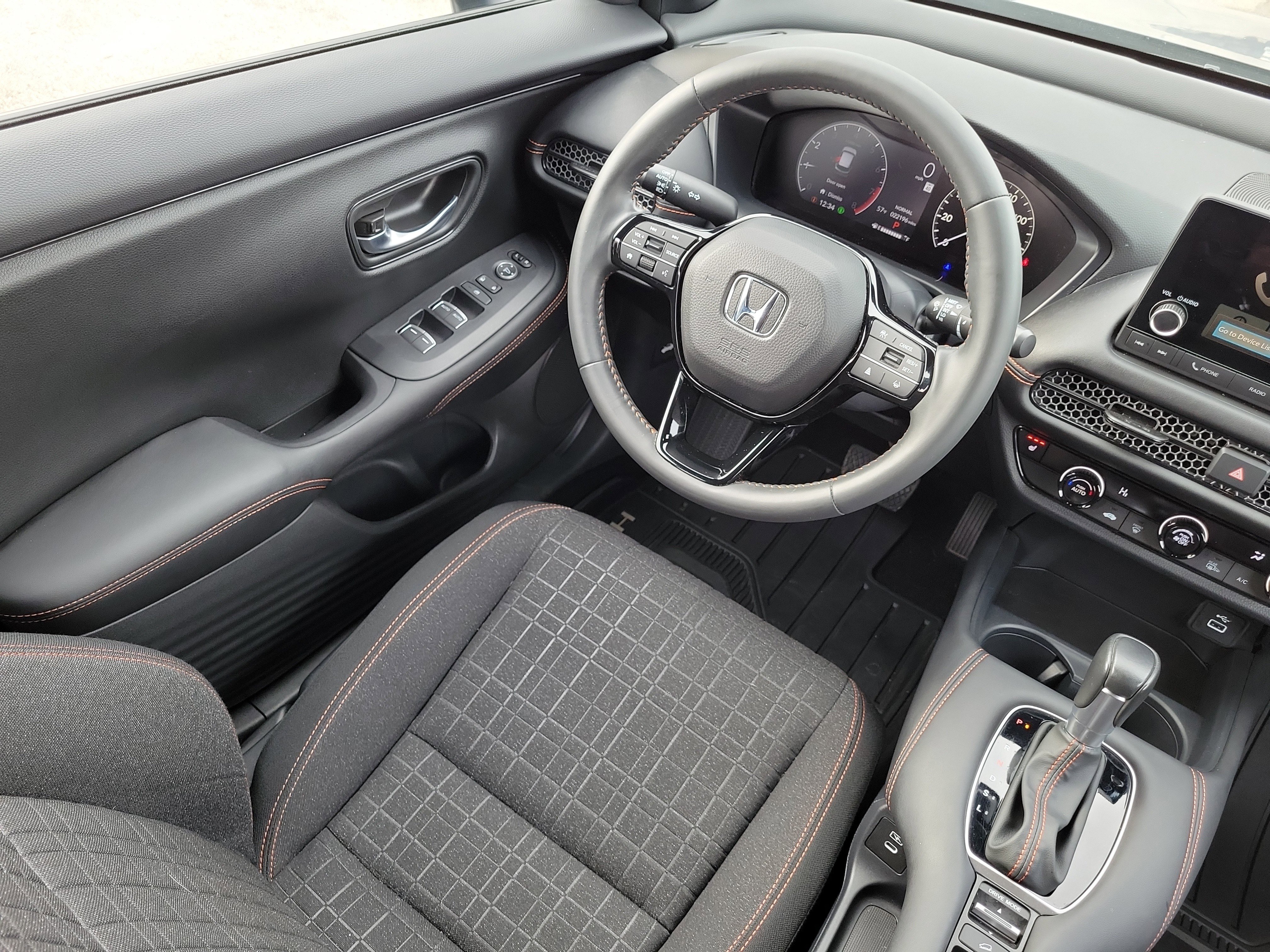 Used 2025 Honda HR-V Sport image 13