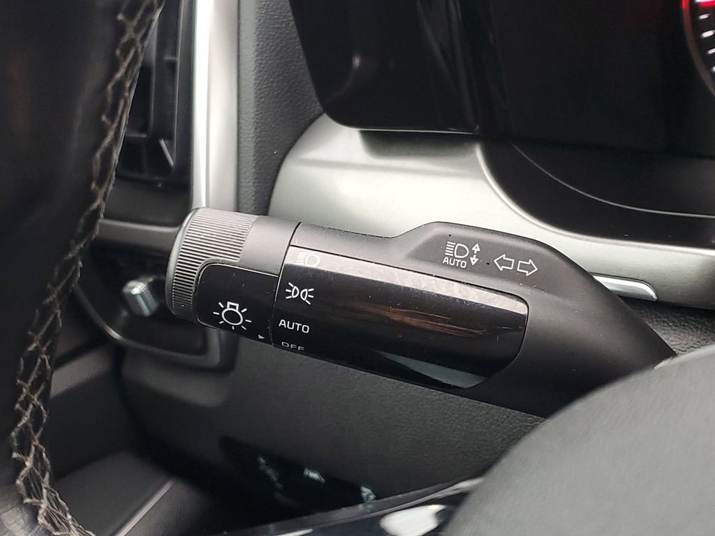 Used 2021 Kia Sorento S image 16