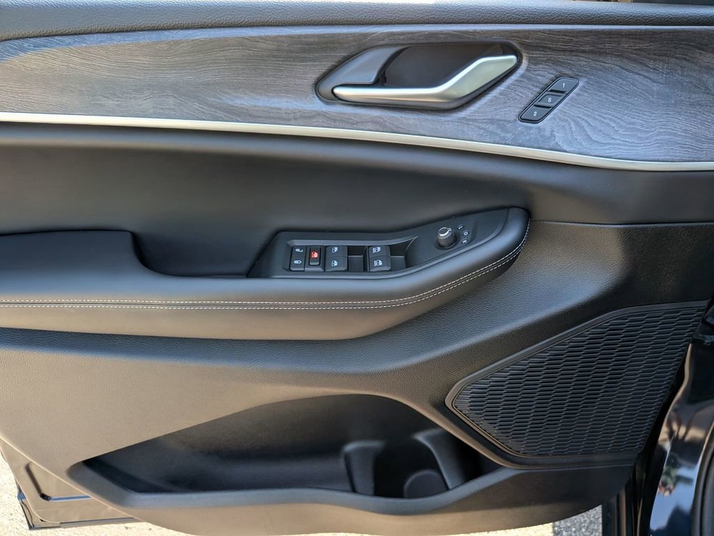 Used 2024 Jeep Grand Cherokee Limited w/ Trailer Tow Package image 14