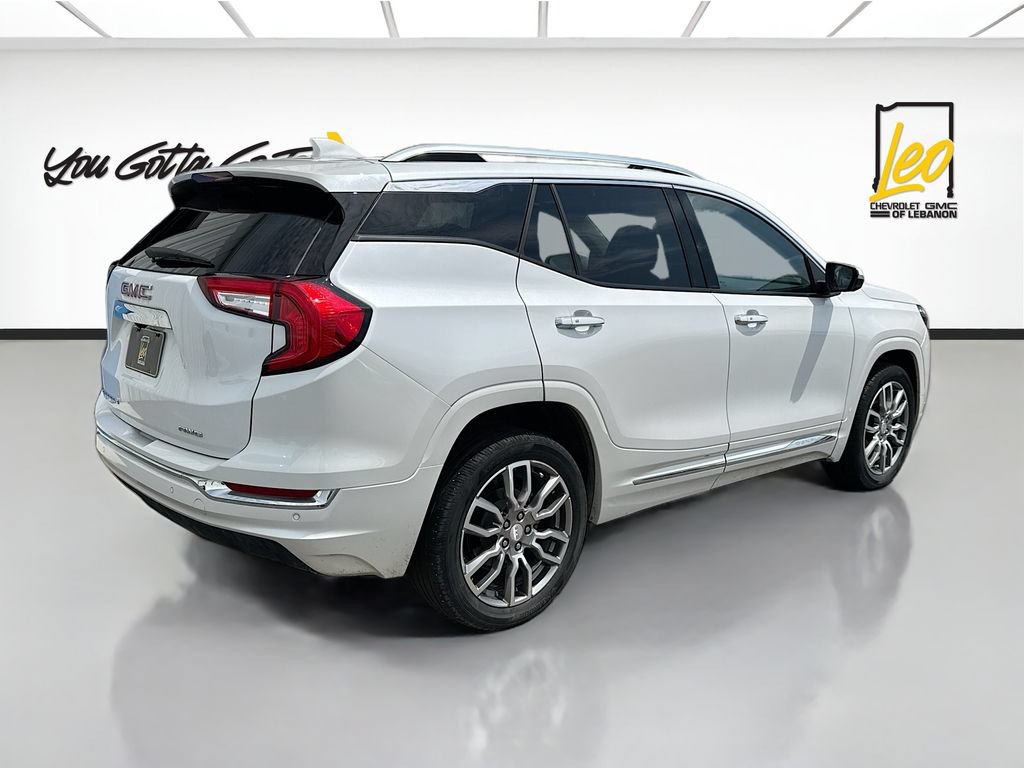 Used 2024 GMC Terrain Denali w/ Denali Premium Package AWD/4WD image 5