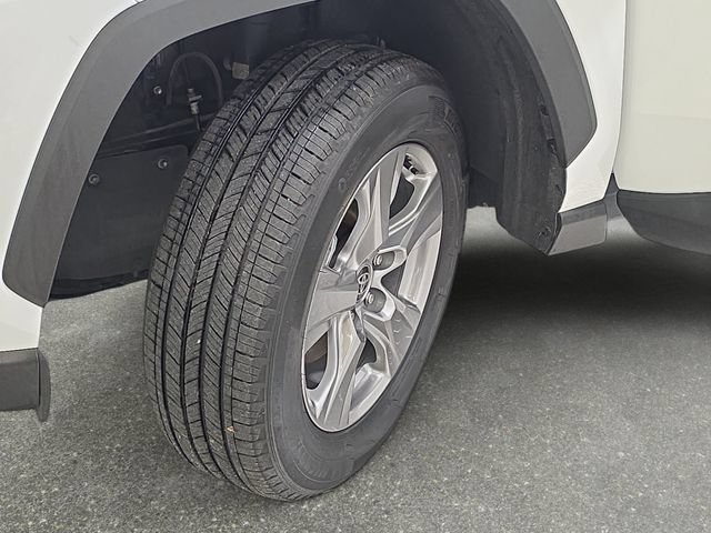 Certified 2025 Toyota RAV4 XLE AWD/4WD image 28
