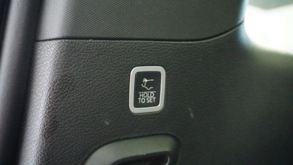 Used 2023 Jeep Wagoneer Series III w/ Premium Group I image 17