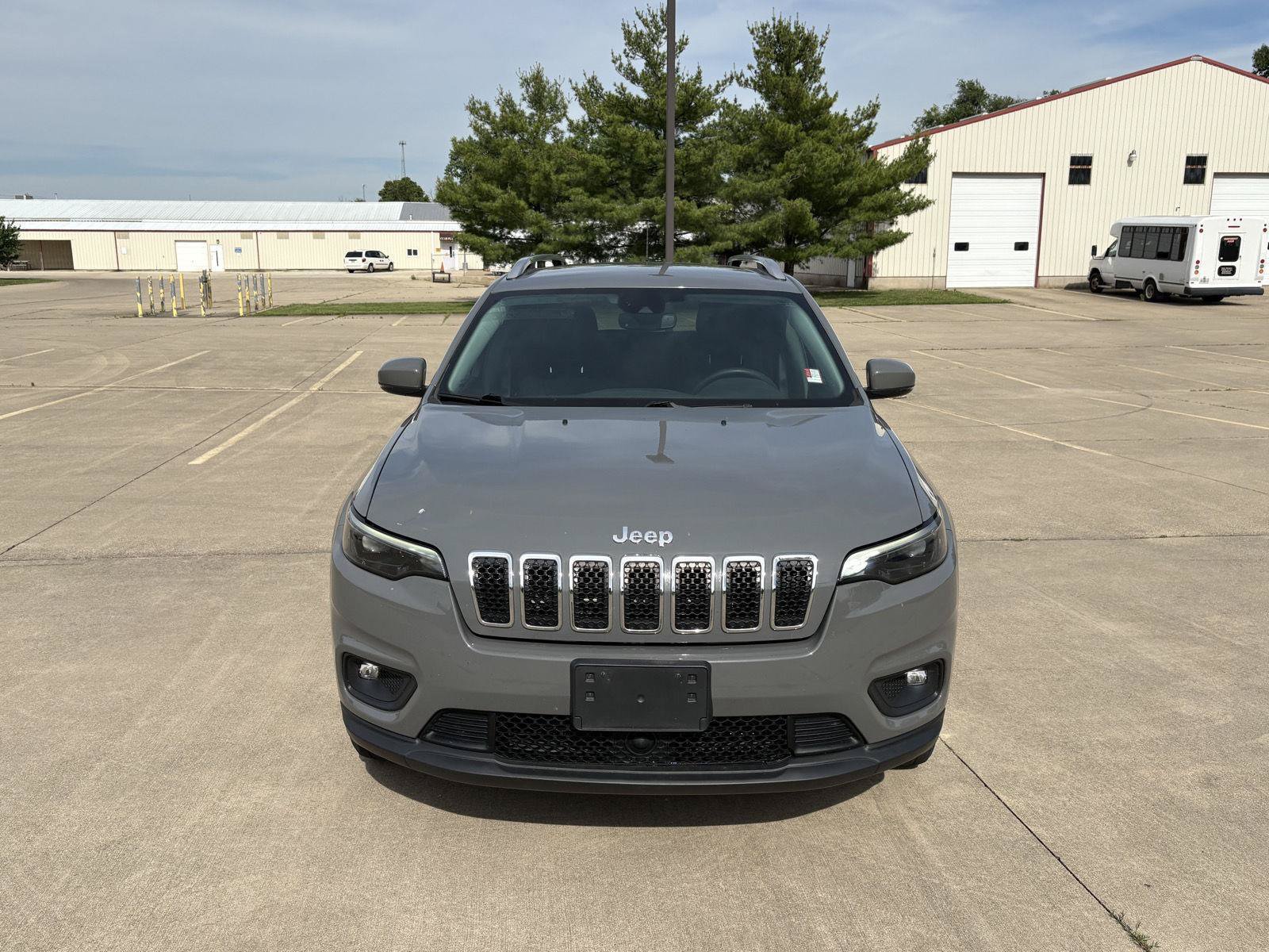 Used 2021 Jeep Cherokee Latitude Lux w/ Comfort/Convenience Group AWD/4WD image 20