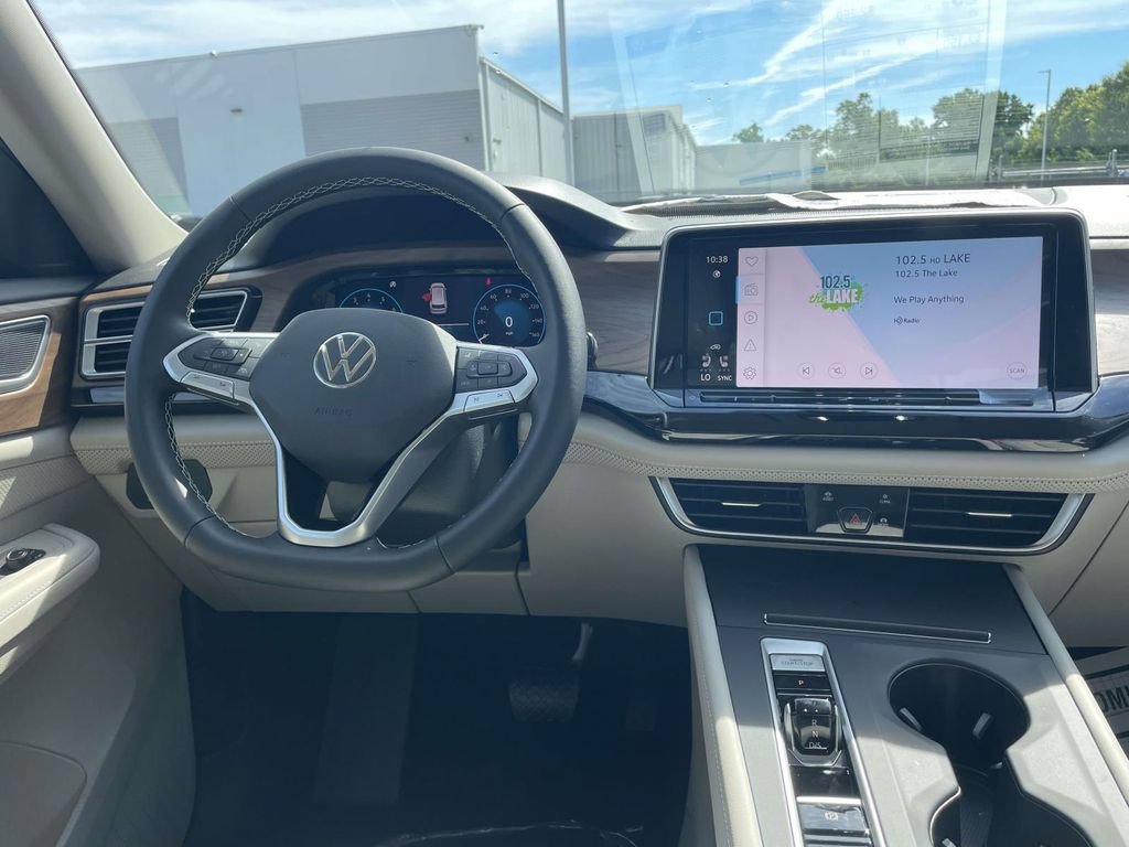 New 2026 Volkswagen Atlas SE FWD image 16
