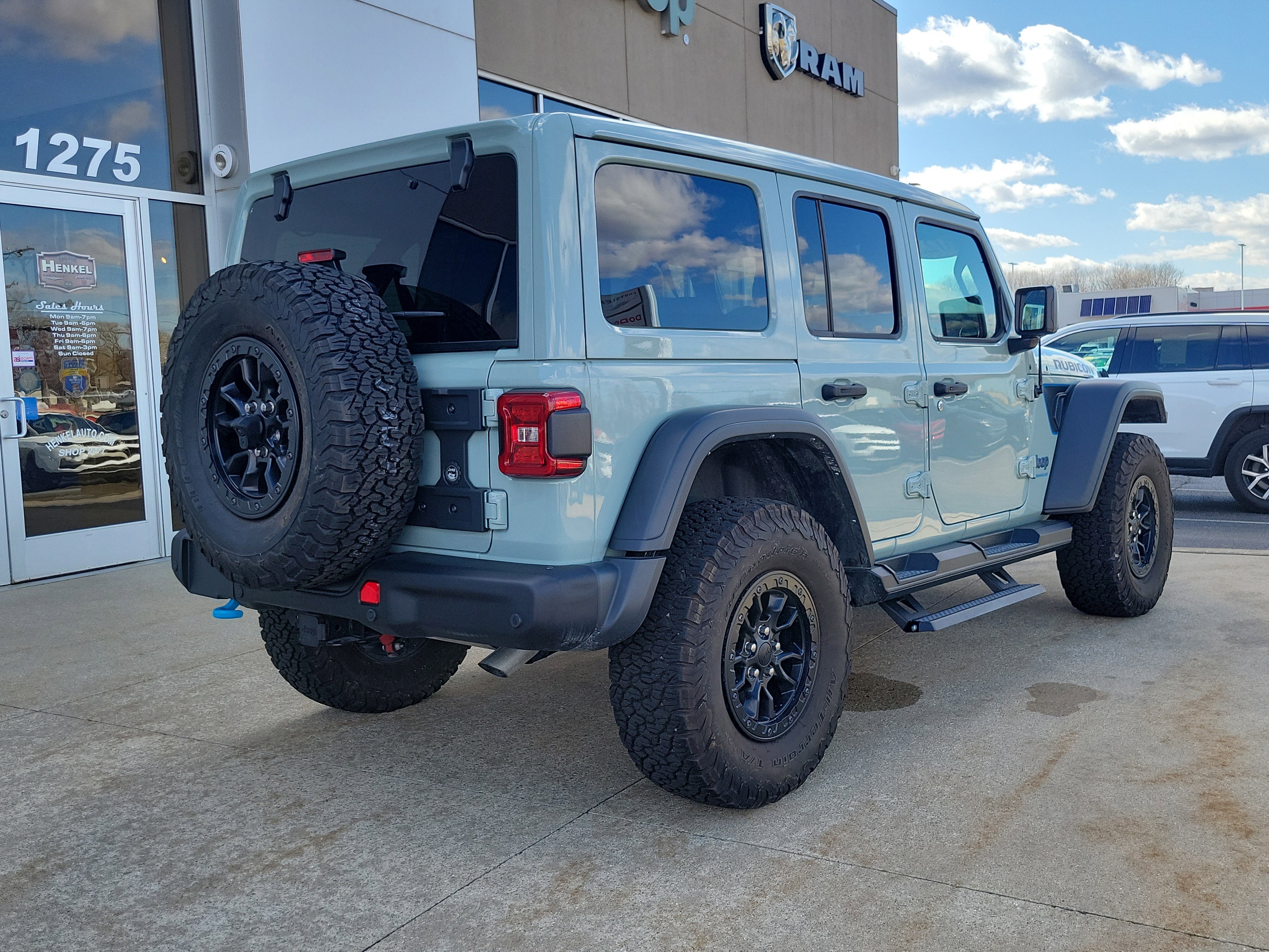 Used 2023 Jeep Wrangler Unlimited Rubicon 4xe image 4