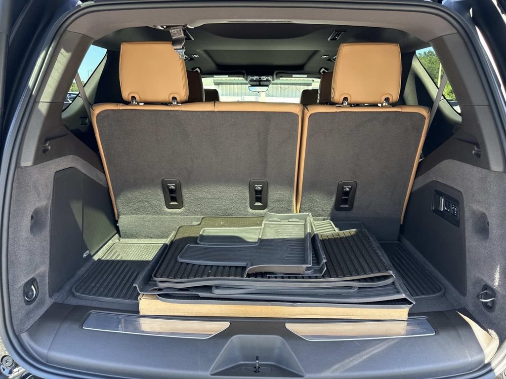 Certified 2025 Cadillac Escalade Premium Luxury w/ Touring Package AWD/4WD image 11