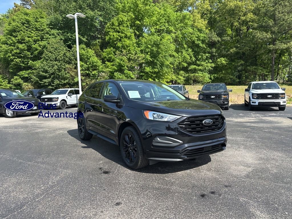 Certified 2024 Ford Edge SE w/ Black Appearance Package