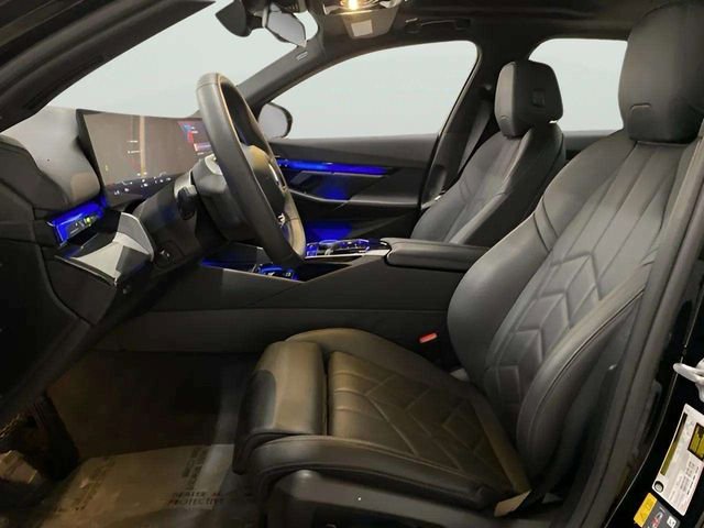 Used 2025 BMW i5 eDrive40i image 17