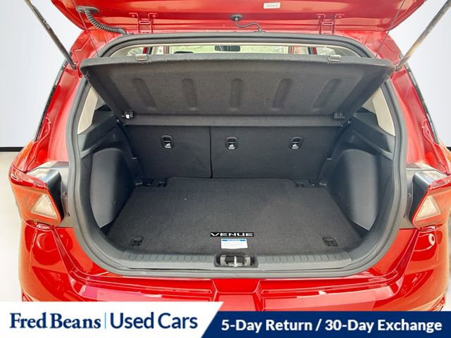 Used 2023 Hyundai Venue Limited image 27