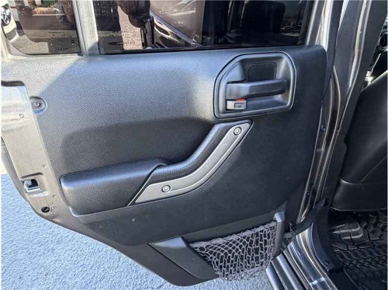 Used 2018 Jeep Wrangler Unlimited Sport image 18