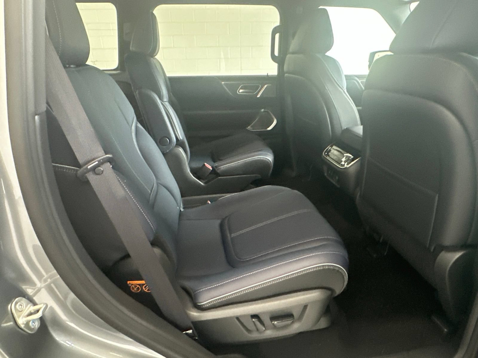 New 2027 INFINITI QX80 Sensory w/ Sport Exterior Package AWD/4WD image 13