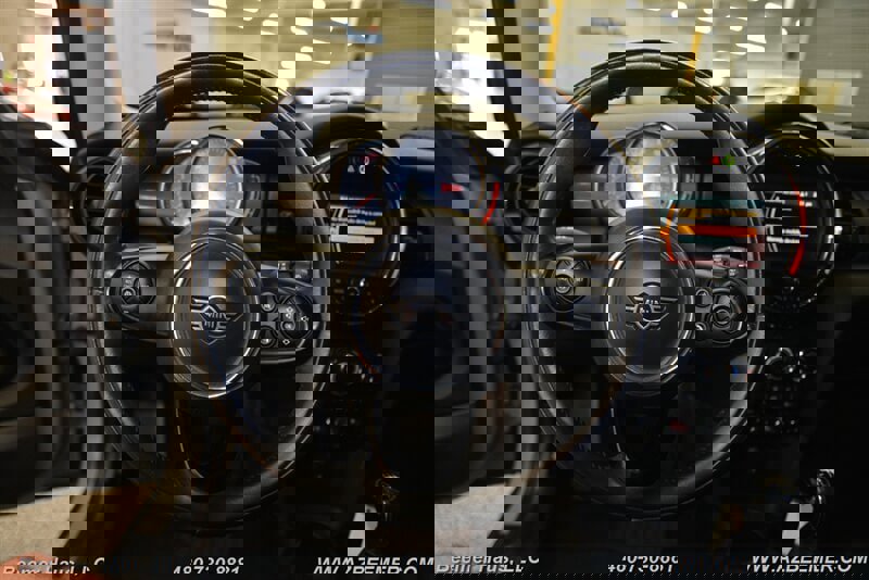 Used 2021 MINI Cooper 2-Door Hardtop image 20